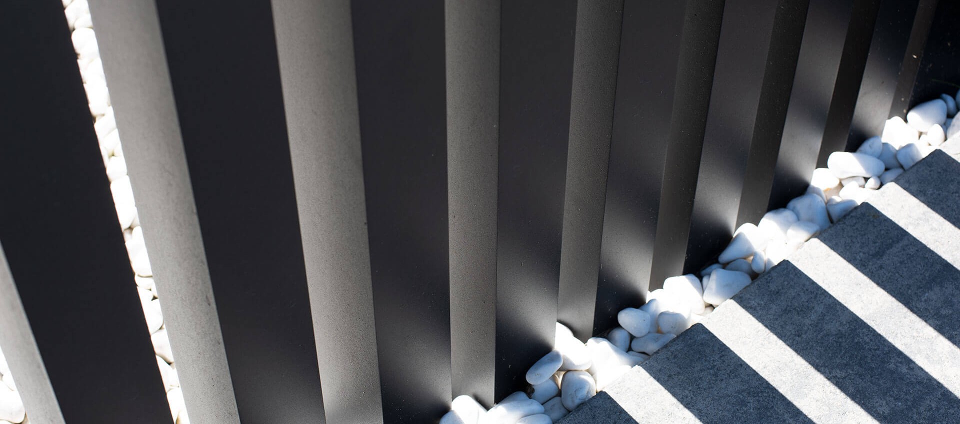 nowoczesne_ogrodzenie_dark_shadow_lodz_12_2_26_-1920