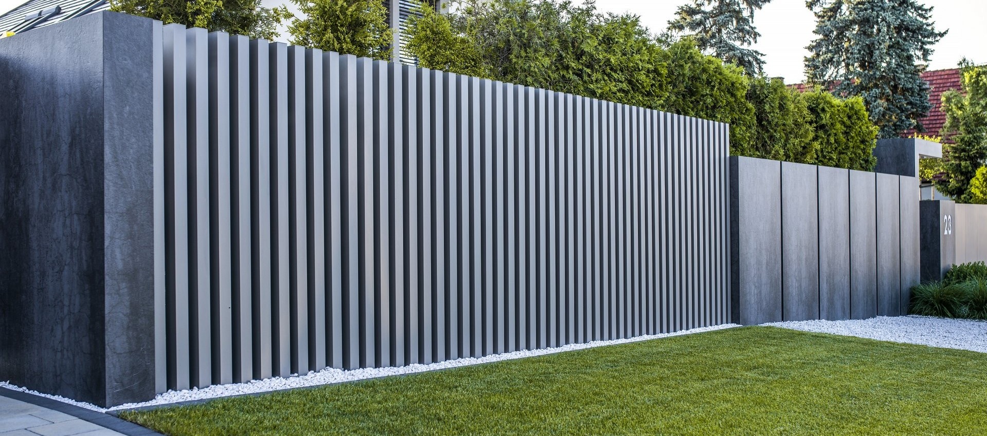 ogrodzenia_aluminiowe_zielonagora_dark_monolith_xcel_2_26_-1920