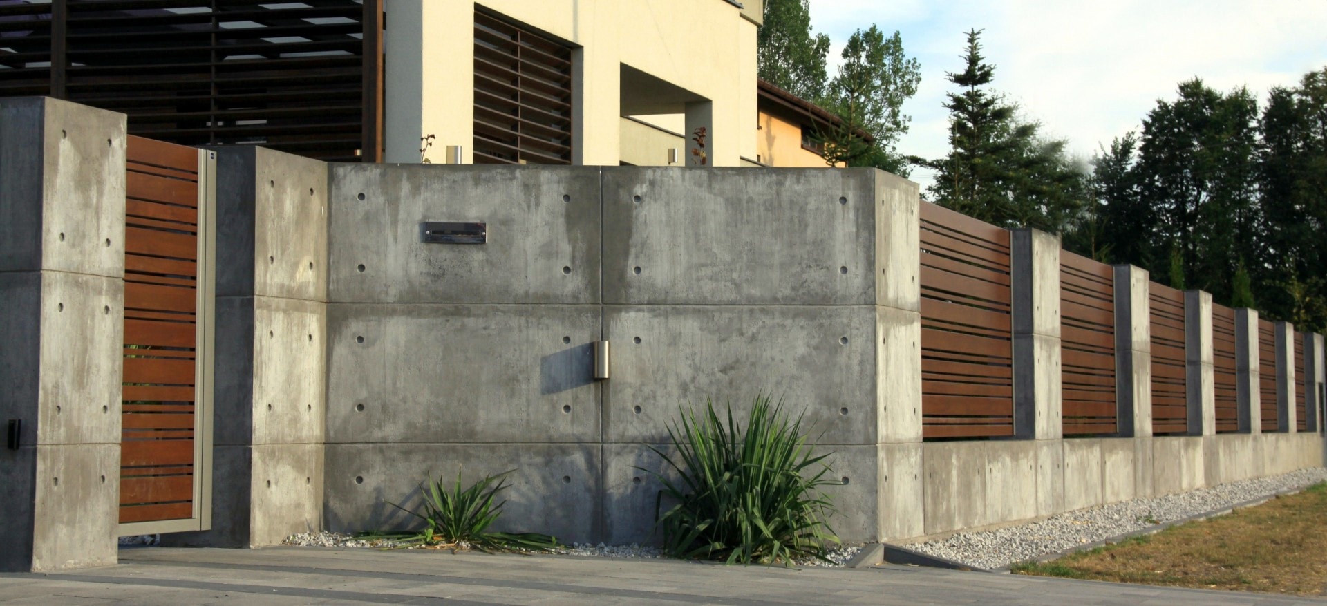 ogrodzenie_zielona_gora_concrete_jungle_xcel_1920x0_1