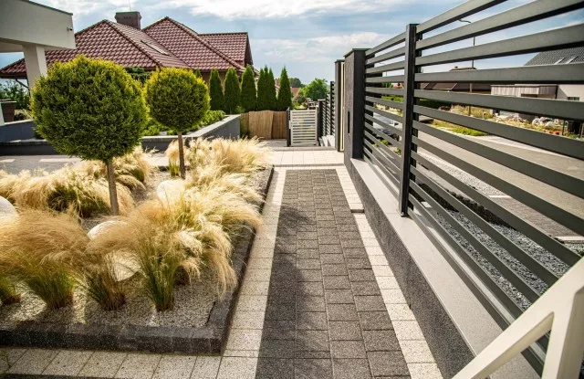 xwroclaw_-_nowoczesne_ogrodzenie_o_unikalnych_wlasciwosciach_11_640x415_1.jpg.pagespeed.ic.ya6tAd0lNP