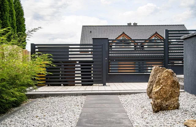 xwroclaw_-_nowoczesne_ogrodzenie_o_unikalnych_wlasciwosciach_8_640x415_1.jpg.pagespeed.ic.AC7yD2JPHY